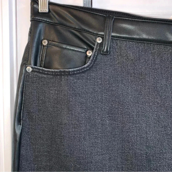 Abercrombie & Fitch Ankle Straight Ultra High Rise Vegan Leather Denim 37 24W - Picture 7 of 14